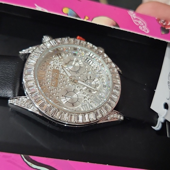 ❎️‼️ 1 Left ‼️❎️ Ed Hardy women Rhinestone black watch Cosmetic pouch Attached - Picture 5 of 9